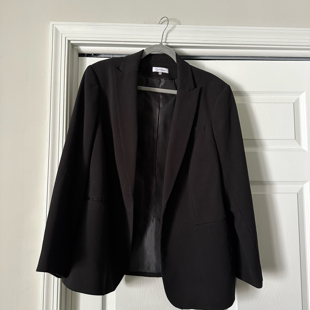 EUC Calvin Klein black blazer